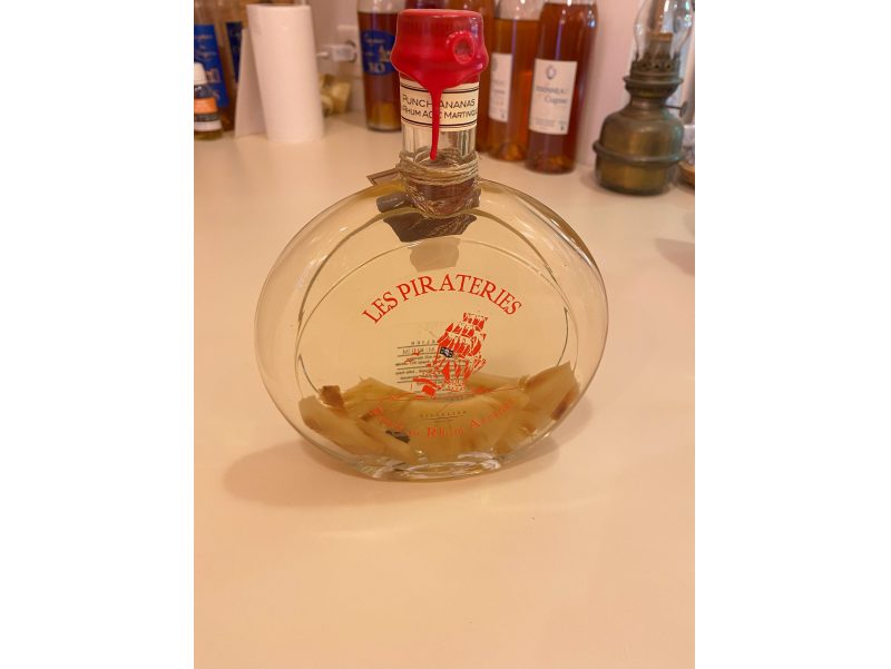 Rhum ananas "Les pirateries"